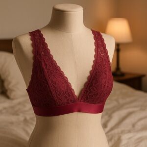 Aerie Lace Bralette in Burgundy Size Medium